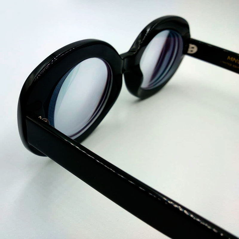 Очки для зрения с большими диоптриями и с фотохромными линзами  (оправа клиента)