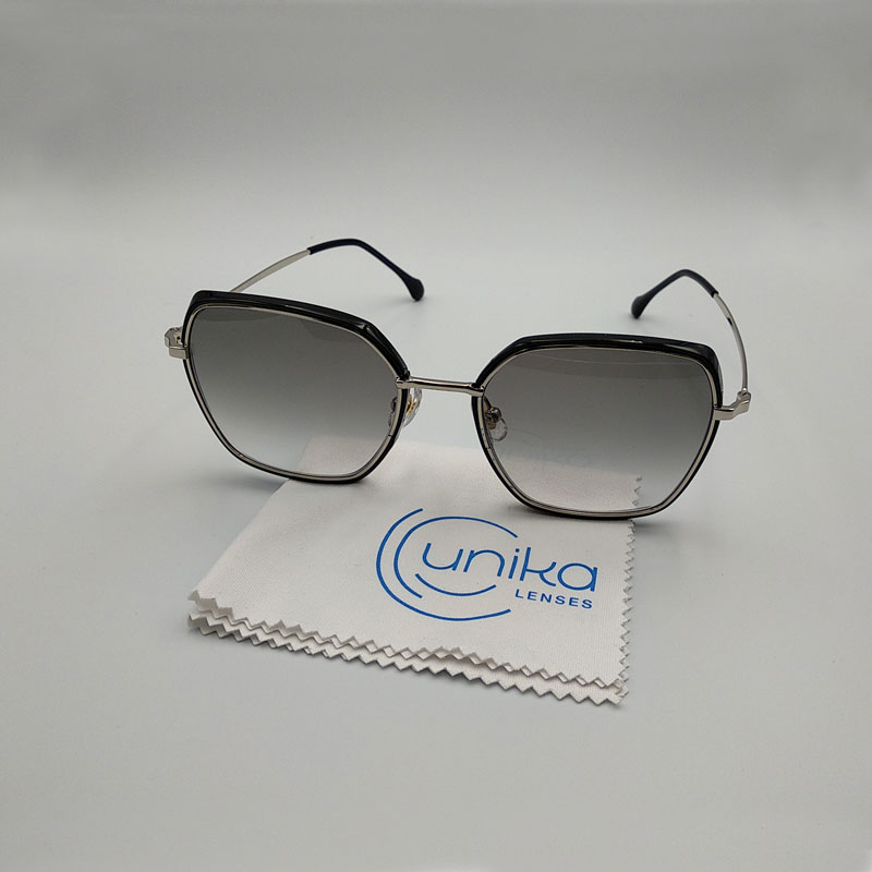 Солнцезащитные очки c тонированными линзами (оправа Toni Morgan 392 C)
